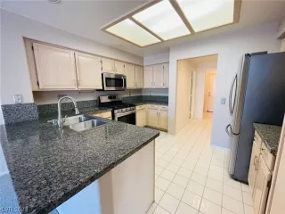 Photo #4: 2527932 Listing 