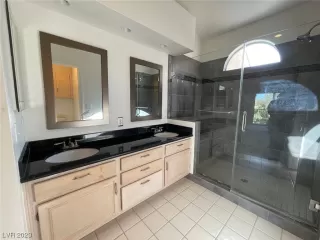 Photo #6: 2527932 Listing 