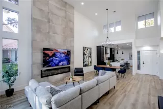 Photo #3: 2527965 Listing