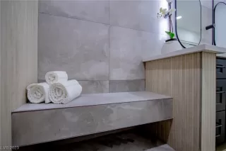 Photo #6: 2527965 Listing