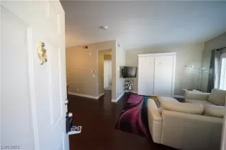 Photo #5: 2527974 Listing 