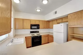 Photo #5: 2528012 Listing 