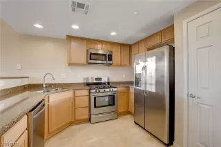 Photo #5: 2528034 Listing 