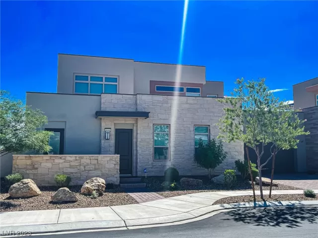 MLS: 2528058 Condo For Sale