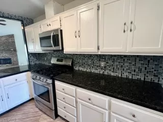 Photo #3: 2528065 Listing