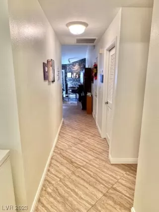 Photo #6: 2528065 Listing