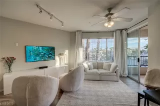 Photo #2: 2528080 Listing