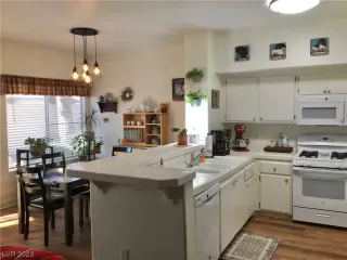 Photo #6: 2528091 Listing