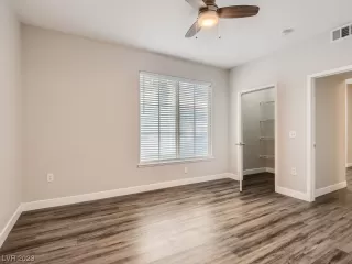 Photo #5: 2528132 Listing