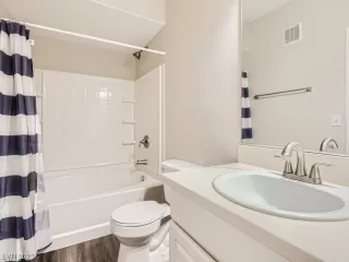 Photo #6: 2528132 Listing