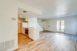 Photo #1: 2528156 Listing 