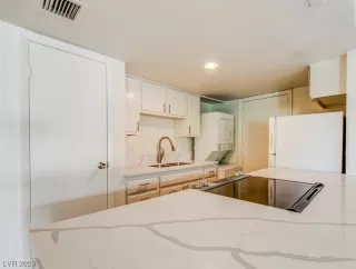 Photo #3: 2528156 Listing 