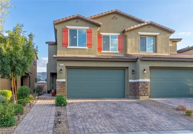 MLS: 2528185 Condo For Sale