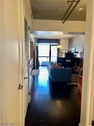 Photo #5: 2528196 Listing