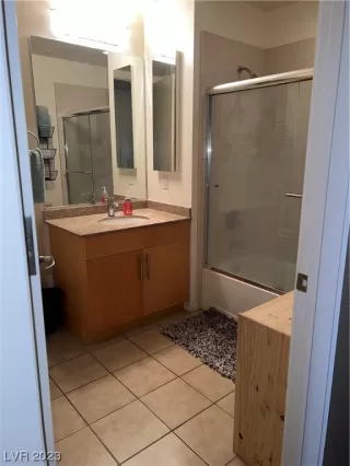 Photo #6: 2528196 Listing