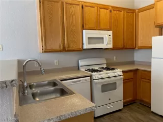 Photo #4: 2528216 Listing