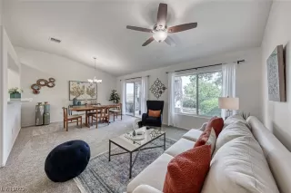 Photo #4: 2528230 Listing