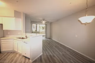 Photo #4: 2528266 Listing