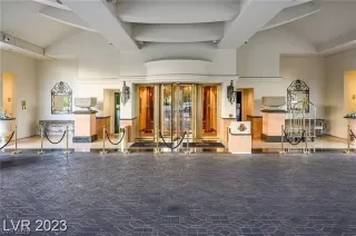 Photo #3: 2528272 Listing