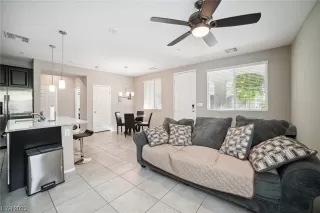 Photo #6: 2528278 Listing