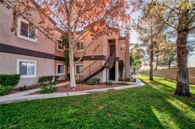 MLS: 2528297 Condo For Sale