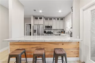 Photo #4: 2528297 Listing