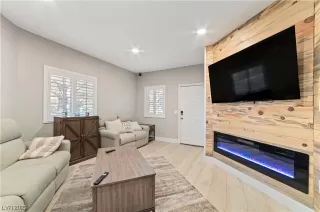 Photo #6: 2528297 Listing