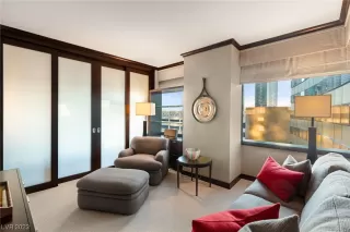 Photo #2: 2528331 Listing