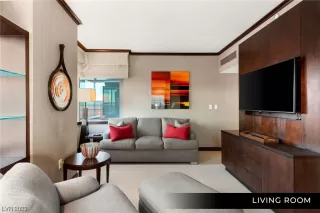 Photo #4: 2528331 Listing