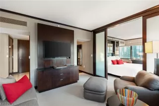 Photo #5: 2528331 Listing