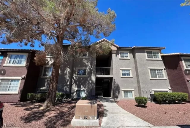 MLS: 2528332 Condo For Sale