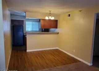 Photo #4: 2528332 Listing 