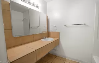 Photo #4: 2528347 Listing 