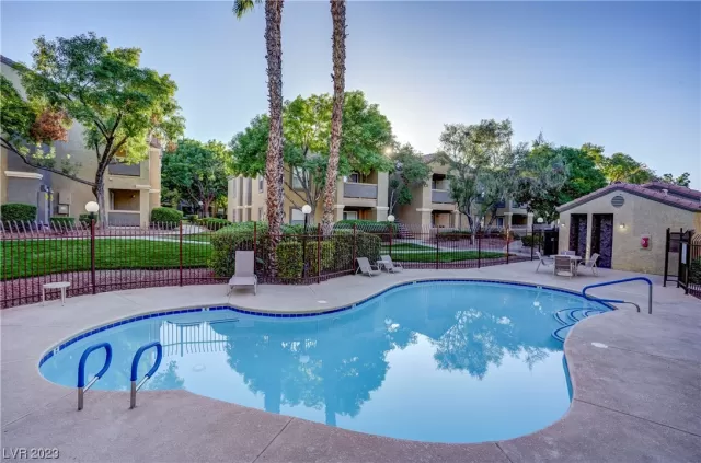 MLS: 2528357 Condo For Sale