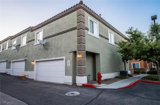 MLS: 2528367 Condo For Sale