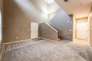 Photo #5: 2528367 Listing