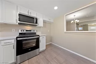 Photo #6: 2528372 Listing