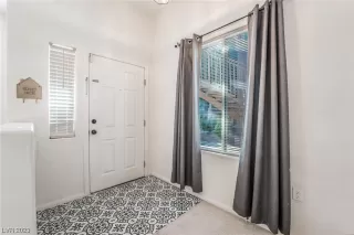 Photo #3: 2528373 Listing