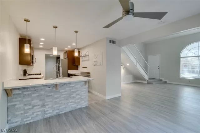 MLS: 2528382 Condo For Sale