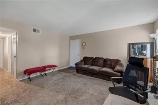 Photo #4: 2528410 Listing