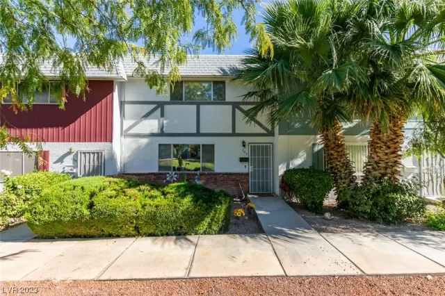 MLS: 2528455 Condo For Sale