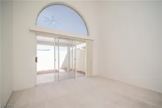 Photo #2: 2528465 Listing