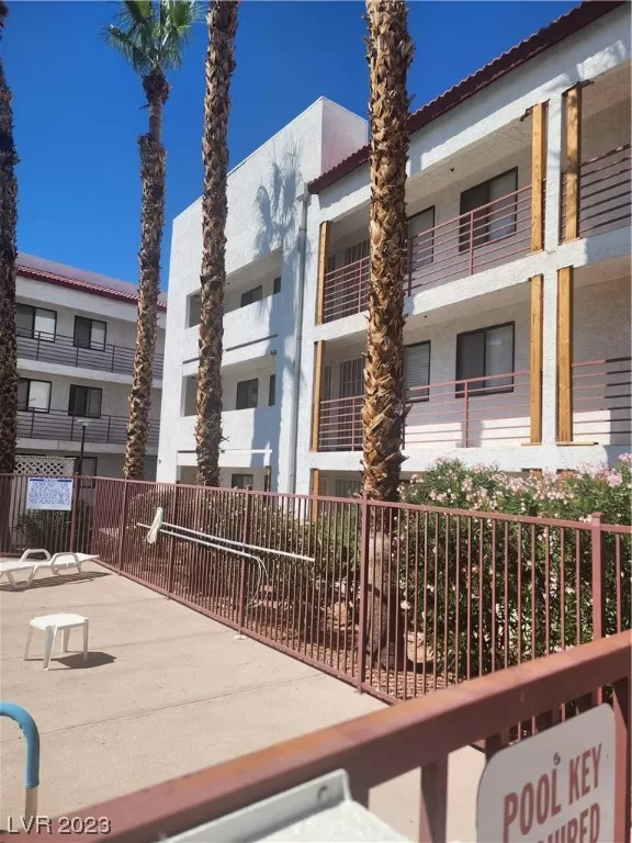 MLS: 2528493 Condo For Sale