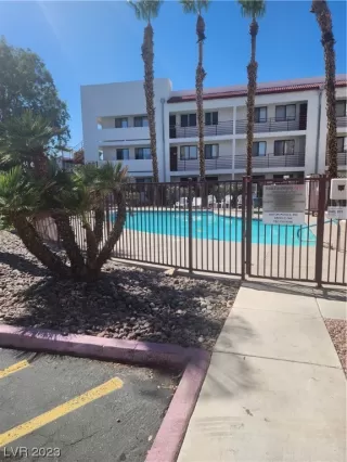 Photo #2: 2528493 Listing