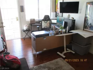 Photo #5: 2528493 Listing