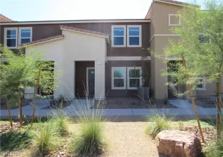 Photo #1: 2528501 Listing