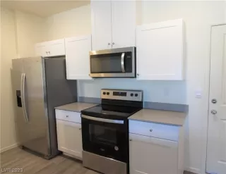 Photo #4: 2528501 Listing