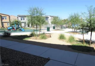 Photo #6: 2528501 Listing