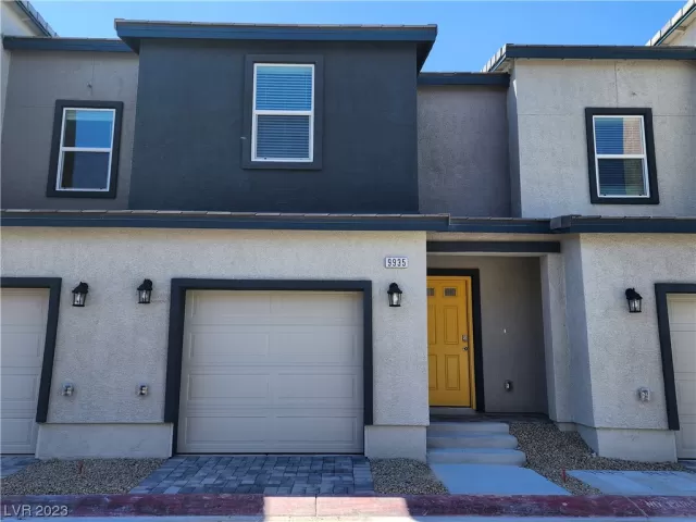 MLS: 2528504 Condo For Sale
