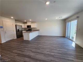 Photo #6: 2528504 Listing 